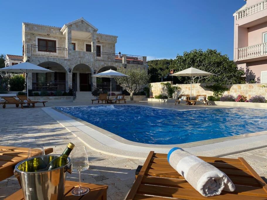 Apartment Ludilo Mit 4 In Poljica - Marina Bei Trogir Split