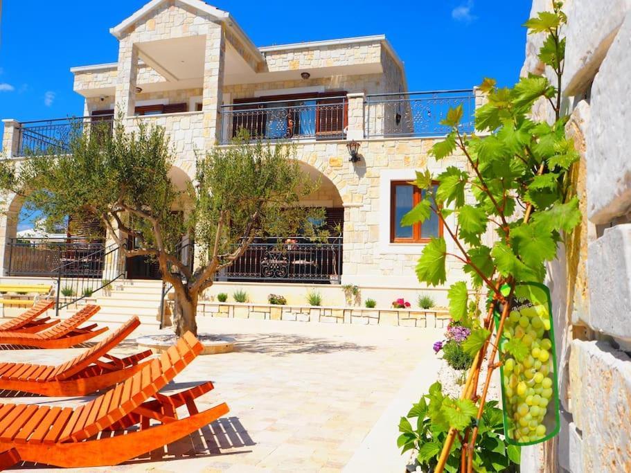 Ludilo Mit 4 In Poljica - Marina Bei Trogir Split *