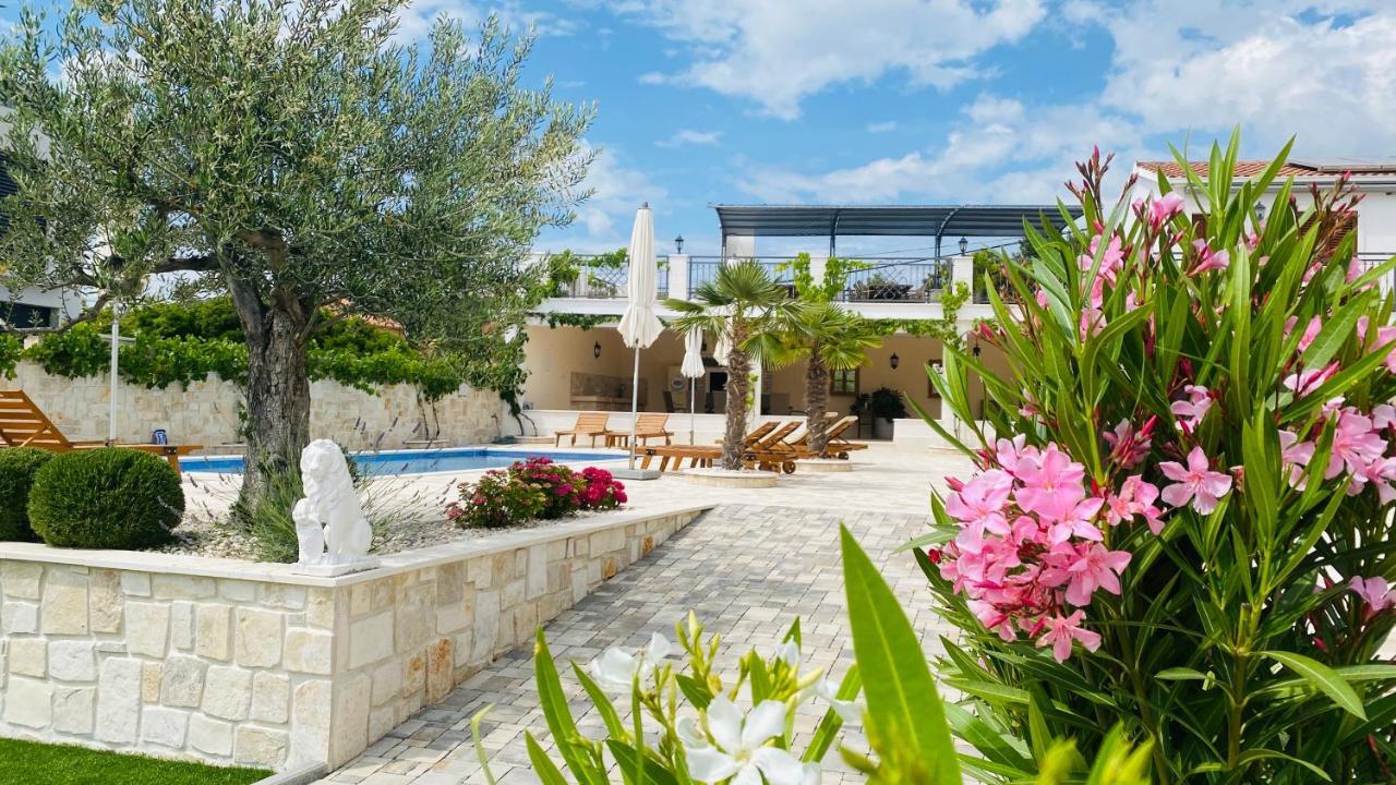 Ludilo Mit 4 In Poljica - Marina Bei Trogir Split Apartment *
