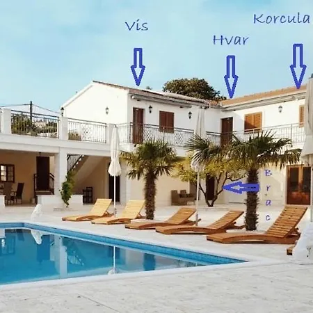 Villa Ludilo Mit 4 Apartments In Poljica - Marina Bei Trogir Split Poljica (Trogir) Exterior photo