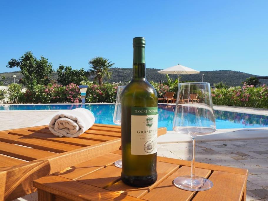 Ludilo Mit 4 In - Marina Bei Trogir Split Apartament *