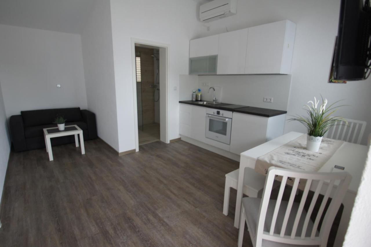 Ludilo Mit 4 In Poljica - Marina Bei Trogir Split Apartment